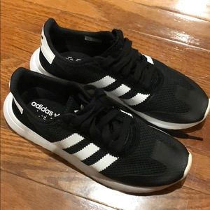 Adidas Flashback women’s size 7 *Hard to find!*